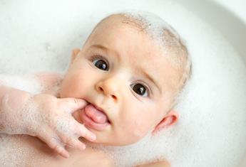 The benefits of baby bath time and why Calendula works wonders on your bub’s skin