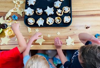 The perfect kid-friendly mince pie recipe to make for the holidays!
