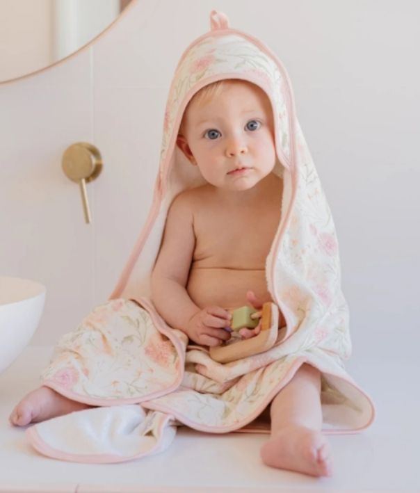 Hooded Towel & Washcloth Gift Set Unique Baby Shower Present! Baby Bath Essentials by Rose & Remy 