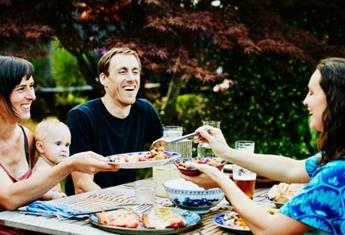 The best backyard summer entertaining tips for the whole family